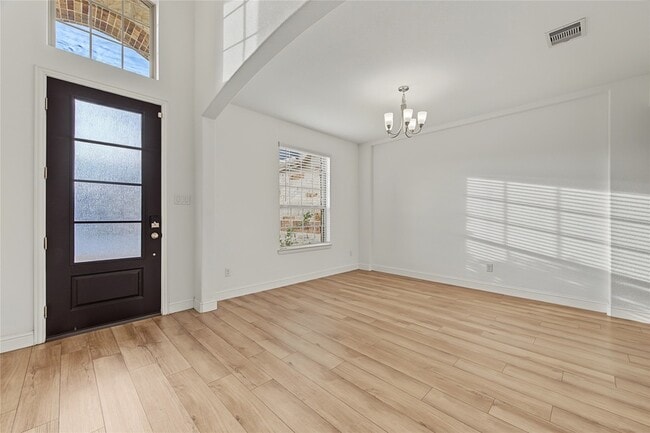 Photo - 4802 Albany Shores Ln