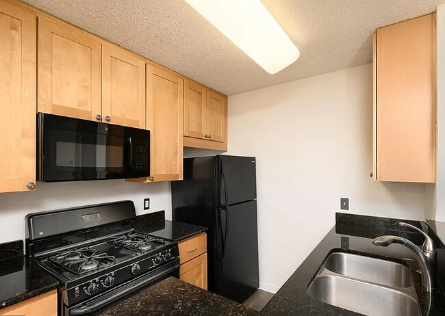 Photo - 75 S Reynolds St Unidad APT 102