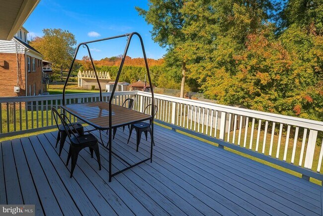 Photo - 3910 Canterbury Way