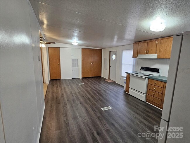 Photo - 2292 W Wade Ave