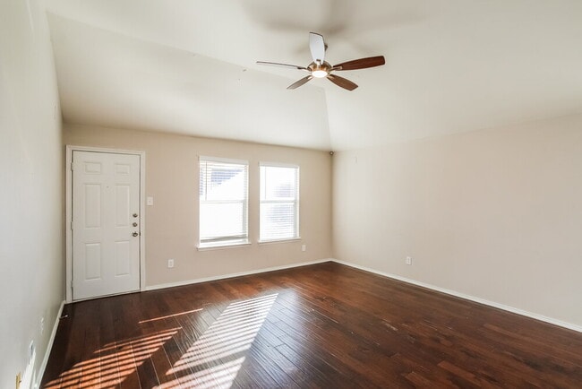 Photo - 110 Comanche Trail