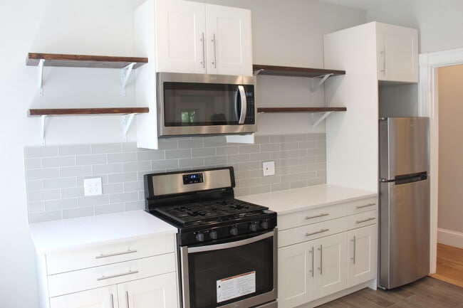 Building Photo - 61 Wenham Unit 2