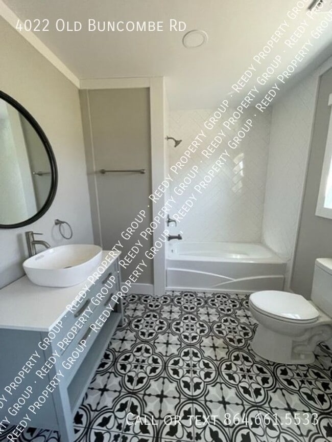 Photo - 4022 Old Buncombe Rd
