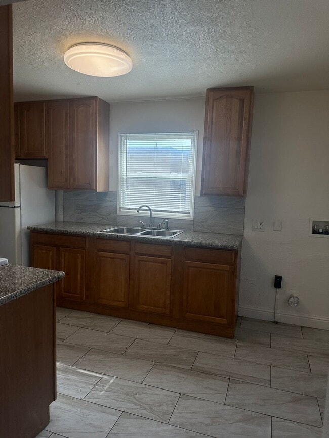 Photo - 6614 Bancroft Ave Unit #6616