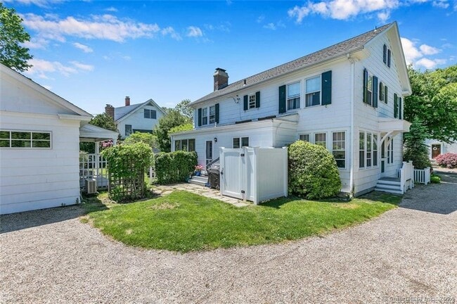 Photo - 15 Willard Ave