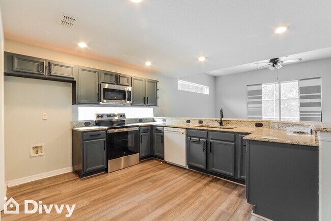 Photo - 2806 Strand Loop Ct