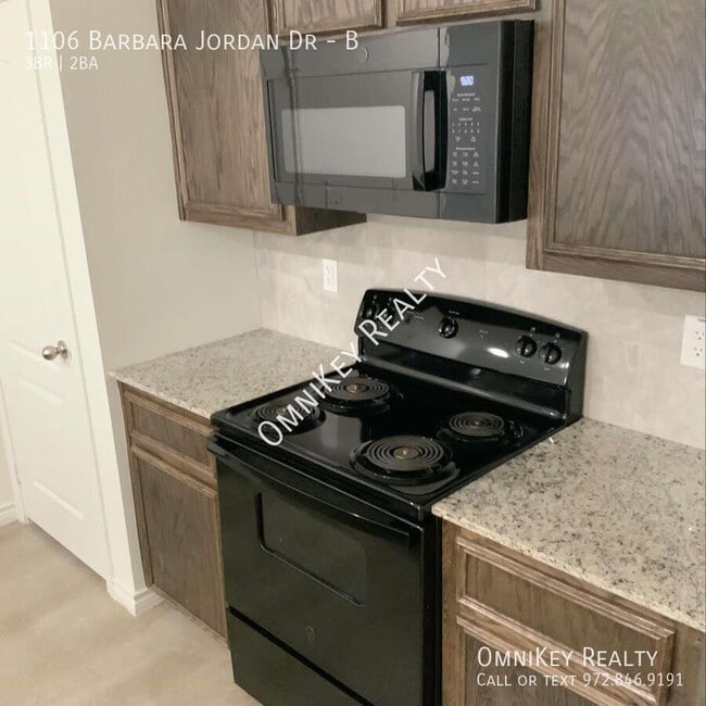 Photo - 1106 Barbara Jordan St Unit B