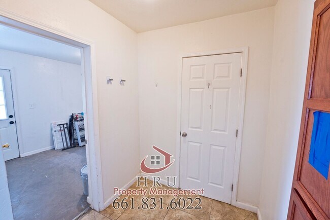 Photo - 3 bedroom/2 bath house WIL VERY LARGE LOT