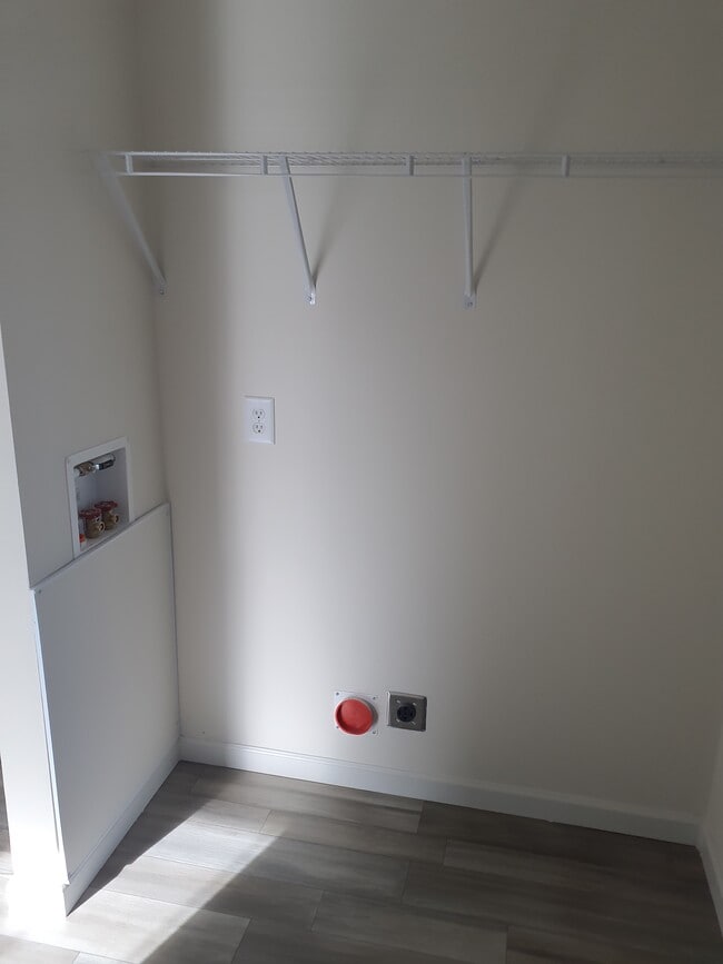 Photo - 1622 Jarrard Way