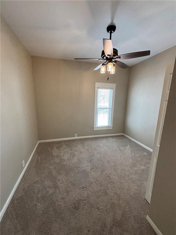 Photo - 868 N Main St