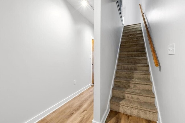 Photo - 110 Moreland Ave SE