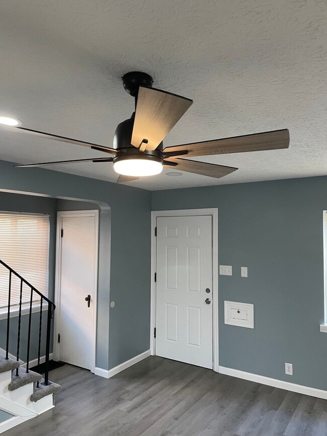 Photo - 1283 Linwood Ave