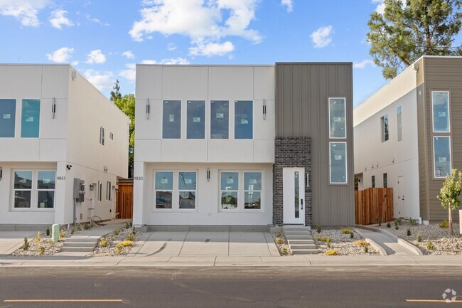 Building Photo - Modern 2-Bed, 2-Bath Gem in Sacramento – 7... Unit B Rental