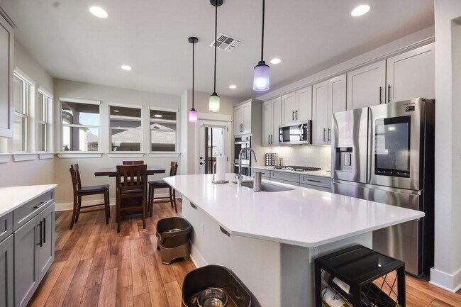 Photo - 16117 Nightshade St