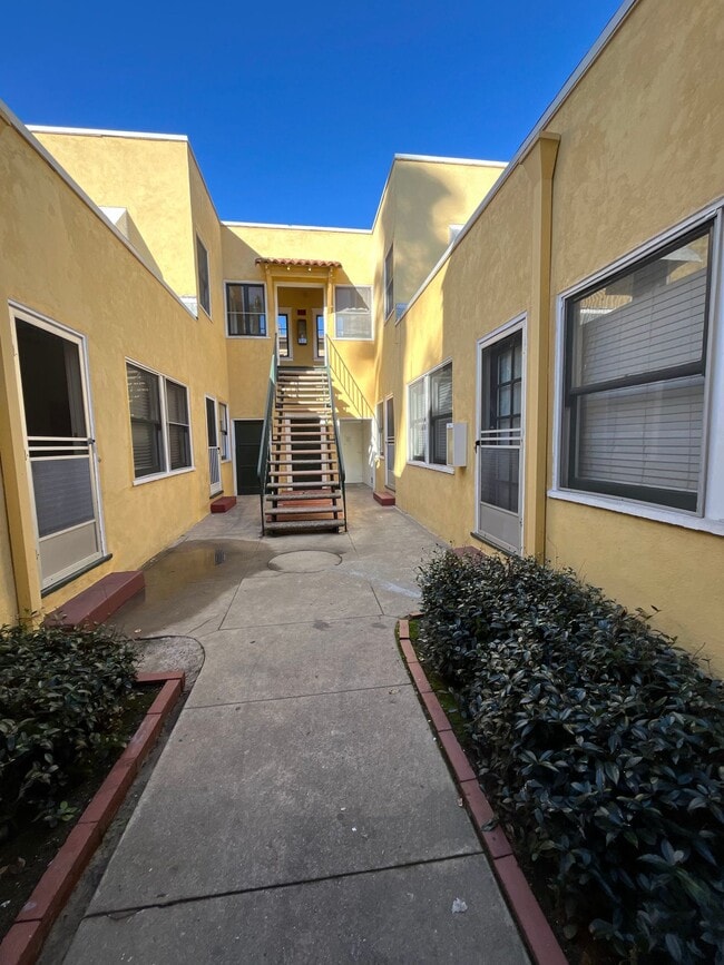 319 W 5th ST LONG BEACH, CA 90802