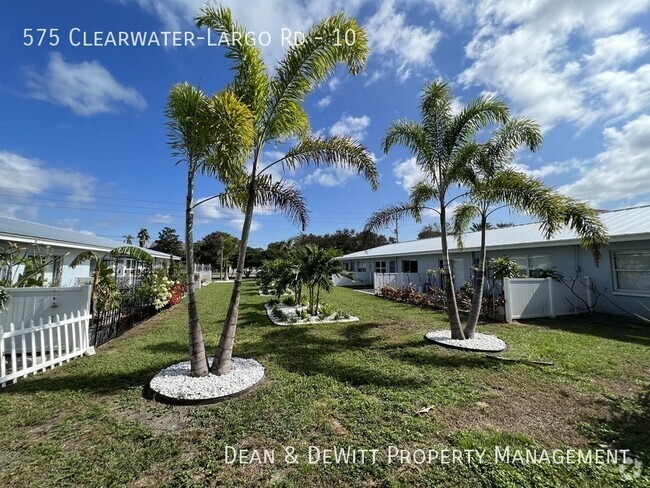 Building Photo - Remodeled 1 BR Apartment in Largo Unit 10