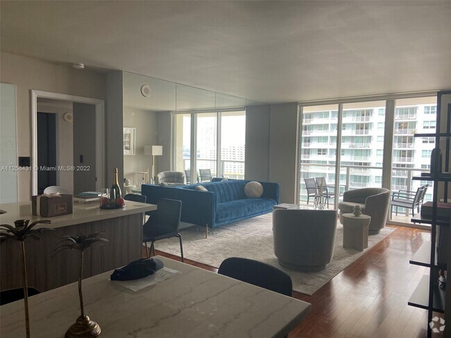 Building Photo - 1155 Brickell Bay Dr Unit 1808 Rental