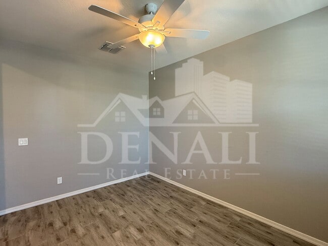 Photo - 15068 W Pierce St
