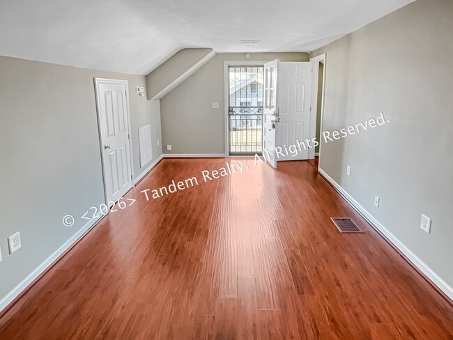 Photo - 2228 Ashwood Ave Unit A