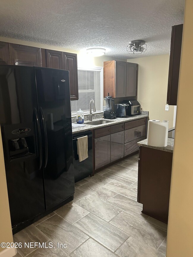 Building Photo - 294 Lee Dr