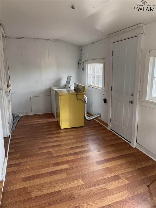 Photo - 2215 Taylor St