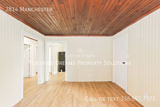 Photo - 2814 Manchester-