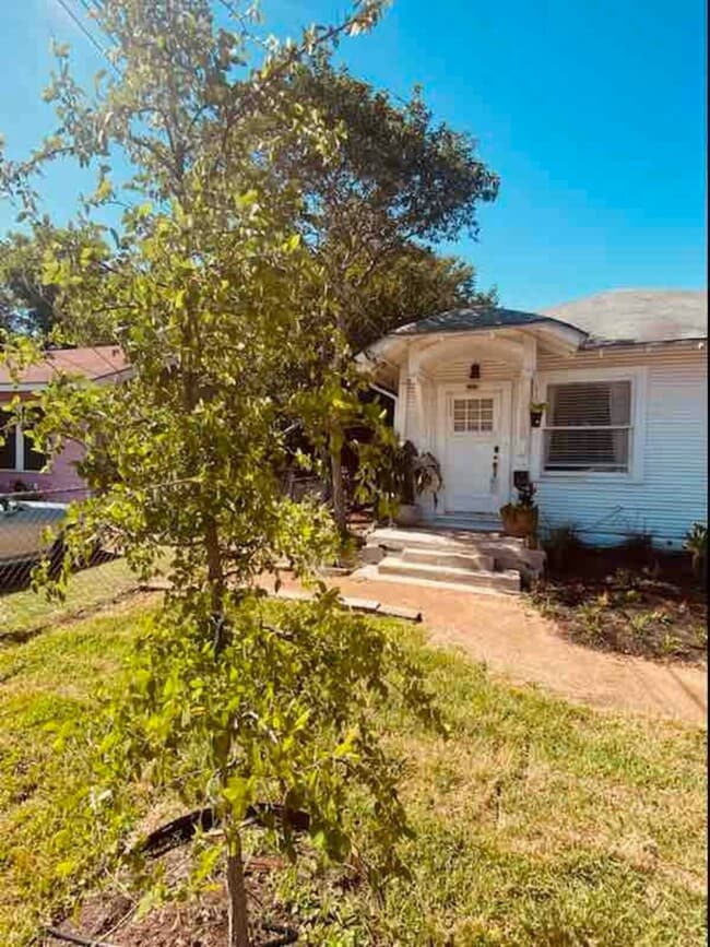 Building Photo - 325 Hammond Ave Rental
