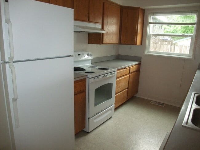 Photo - 3 Bedroom 1 Bath 848 Sq Ft Home In Albany