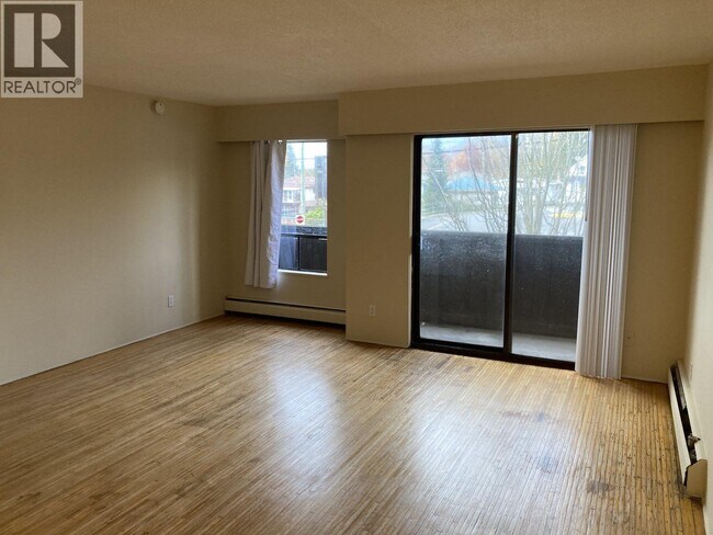 3570 E Hastings St Unit 211