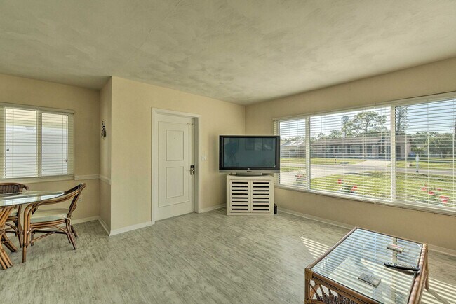 1017 Pineland Ave Unit SI ID1545700P