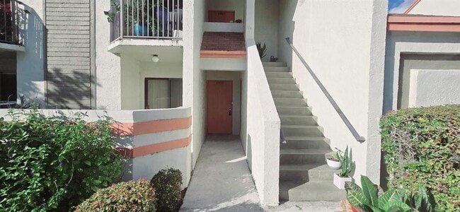 Building Photo - 5539 Courtyard Dr Unit 5539