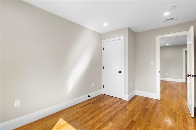 Photo - 31 Woodale Ave Unit 3