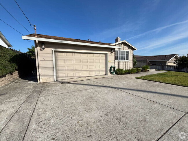 Building Photo - Charming Concord Retreat: 3-Bedroom Gem wi... Rental