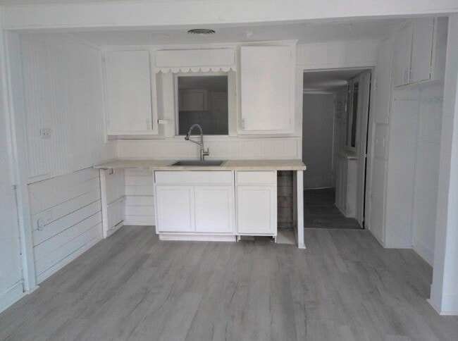 Photo - 1200 Avenue A