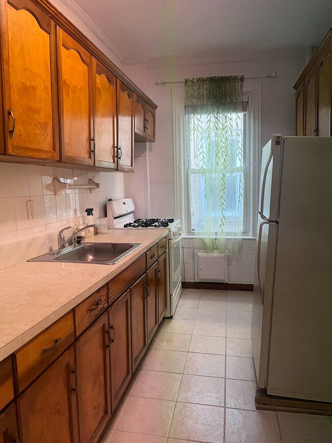 Photo - 1065 Grant Ave