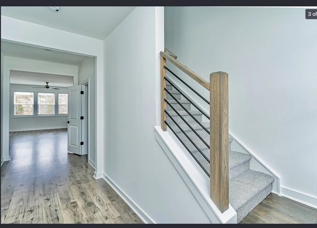 Photo - 1443 Darrowby Wy