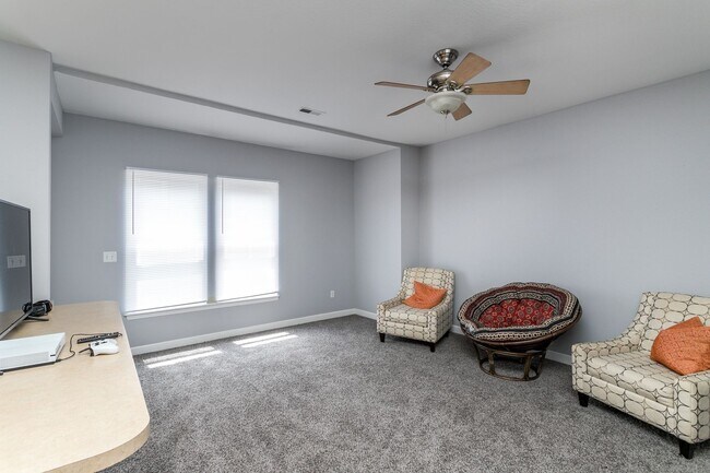 Photo - 108 S College Ave Unidad Apt 1