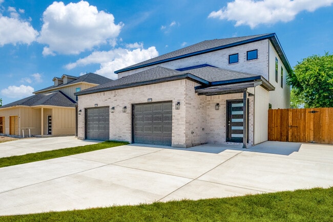 Building Photo - 8011 Doreen Ave
