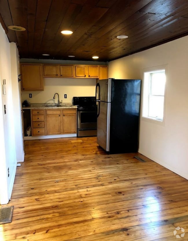 Building Photo - 308.5 Madison Rental