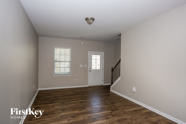 Photo - 1267 Kent Downs Ave SW