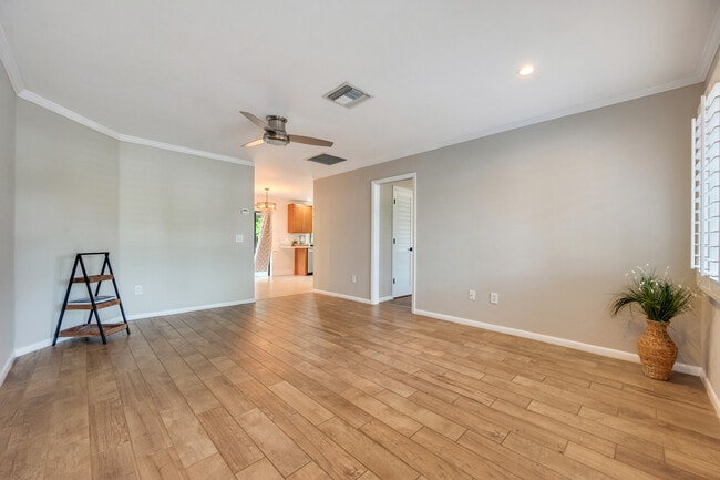 Photo - 1759 Azalea Ln