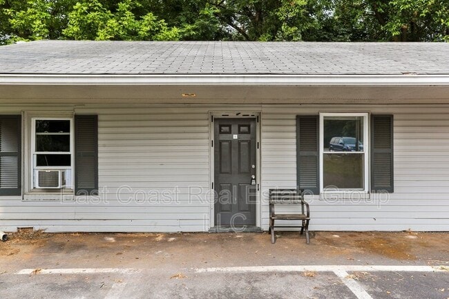 Building Photo - 13628 Pennsylvania Ave Unit #1