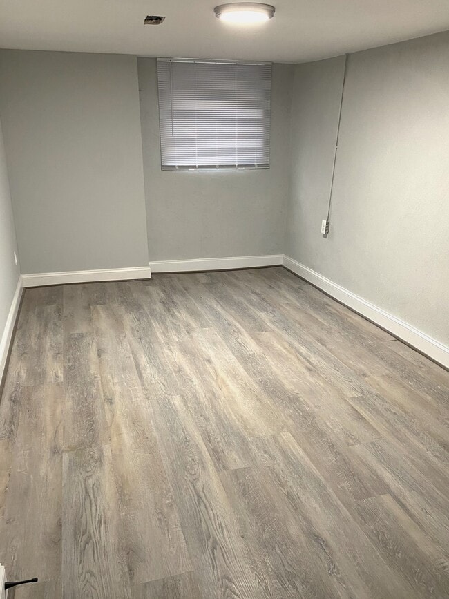 Photo - 837 N Fulton Ave Unit 1C Available $700