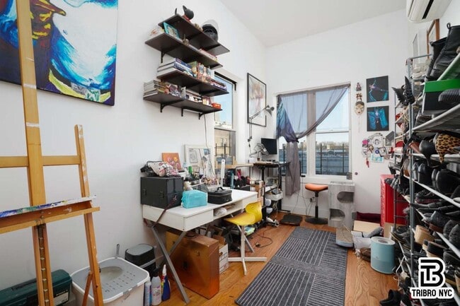 Photo - Putnam Avenue