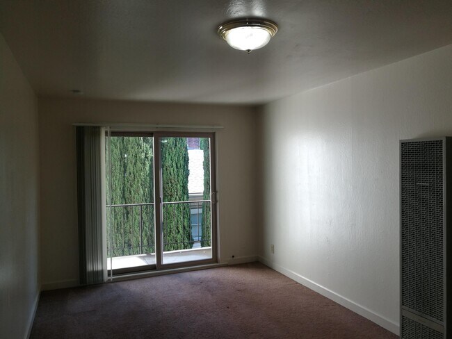 Photo - 2535 College Ave Unidad 303