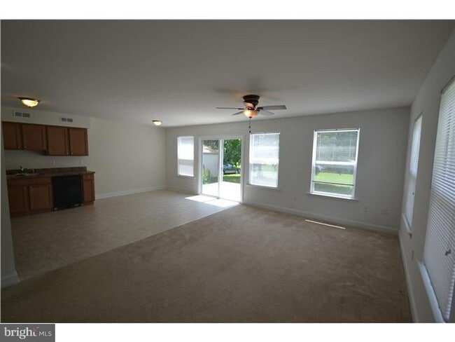 Photo - 203 Hamilton St