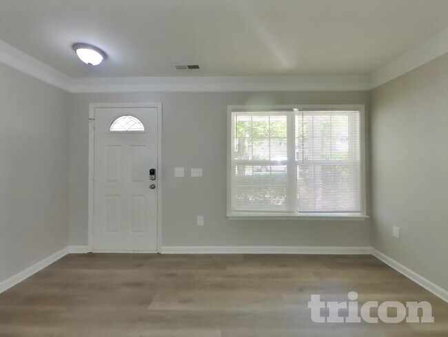 Photo - 10247 Hugue Way