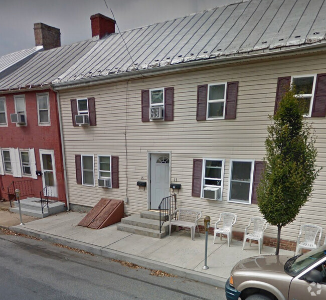 Building Photo - 15-15 W Main St Unit 13 W. Main Street Rental