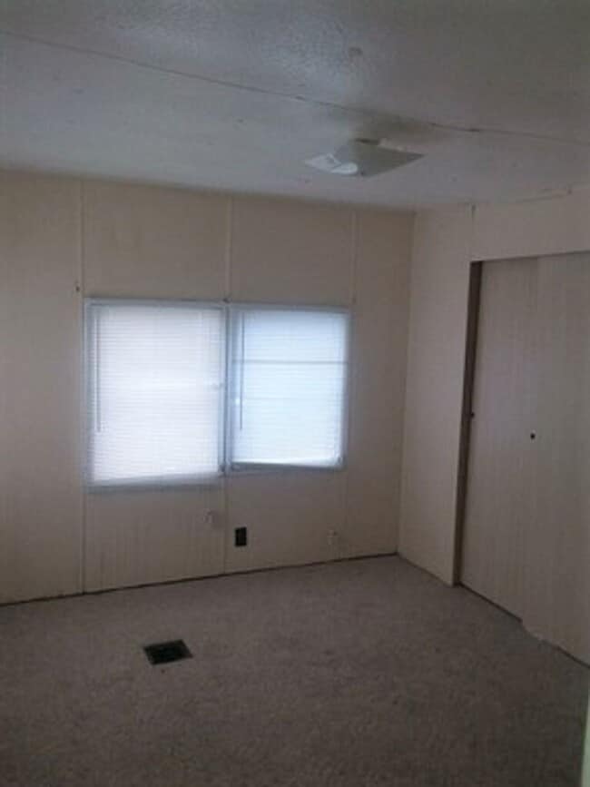 1505 Goodyear Ave