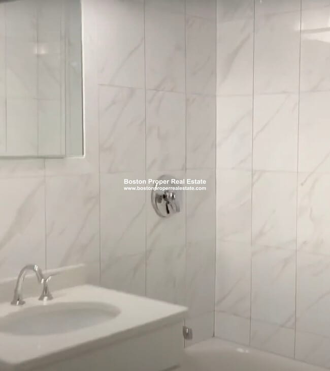 Photo - 28 Exeter St Unit 609